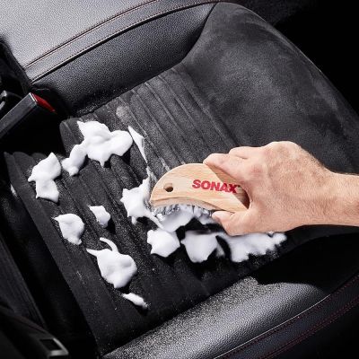 Щітка для чищення текстилю та гладкої шкіри SONAX Textile + Leather Brush (416741)