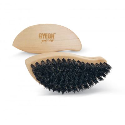 Gyeon Q²M Leather Brush: Щітка з кінського волосу для дбайливого очищення шкіряного салону